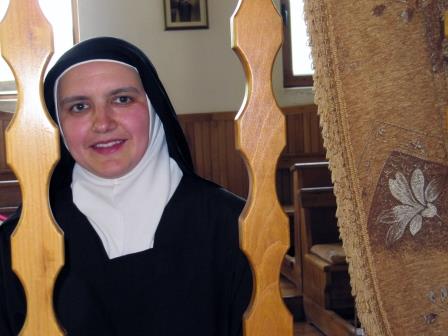 Provide a Choir Enclosure for a Carmelite Convent in Albania