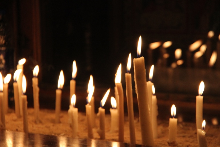 Candles in Coptich Chuirch in Egypt.2.jpg