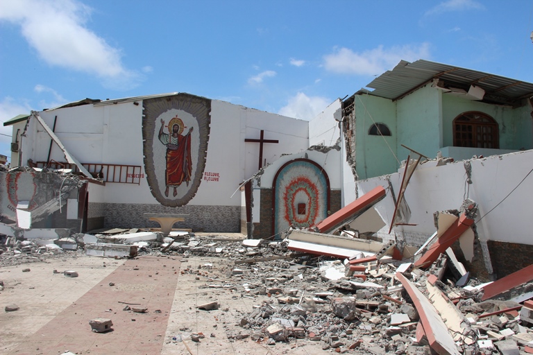 Earthquake damage in Ecuador.2.jpg