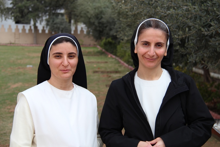 Sisters Nazek Matty (l) and Luma Khuder.A.jpg