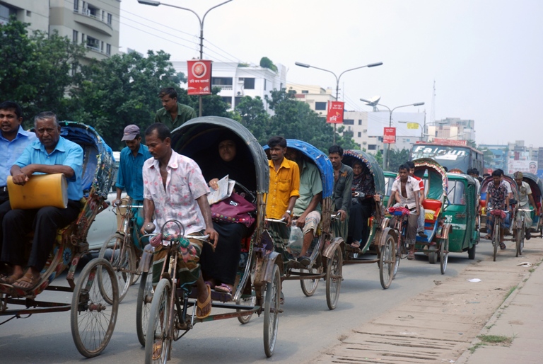Street scene in Dhaka, Bangladesh